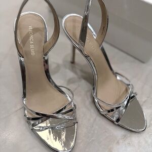 Veronica Beard SIlver Matallic Adelle Sandal heels  sz 7.5